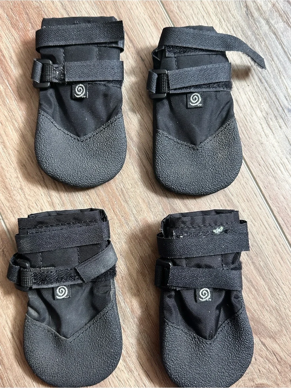 PAWZ durable black